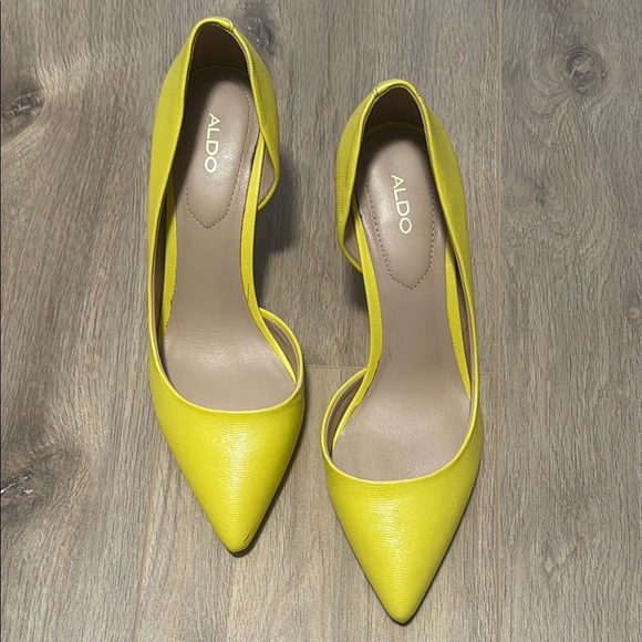 Aldo Yellow Pumps - Picture 3 of 6
